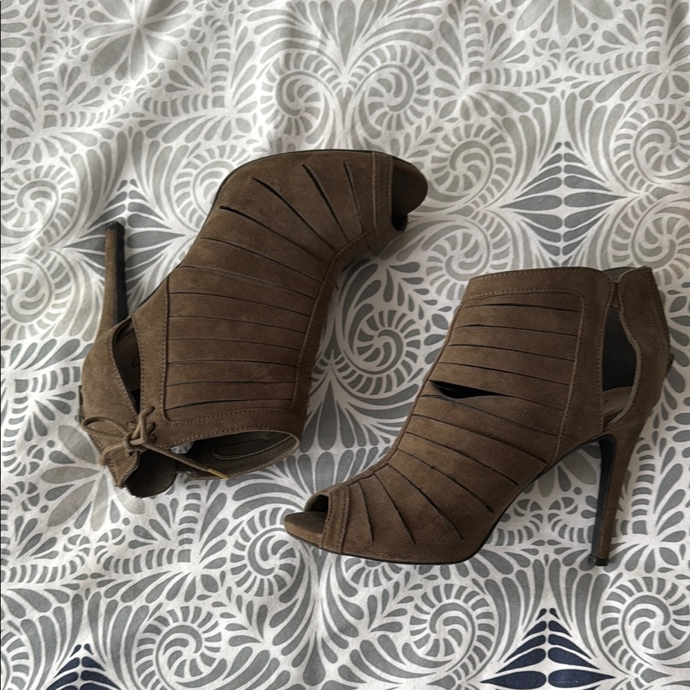 Qupid khaki Stiletto Heels with Ruched Design - Picture 2 of 5